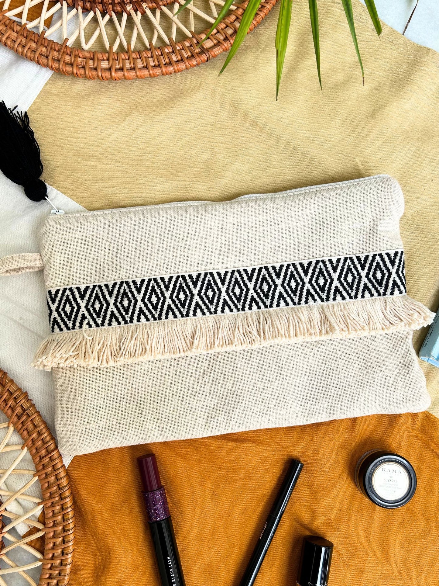 Yin Yang Pouch - jasmeyhomes