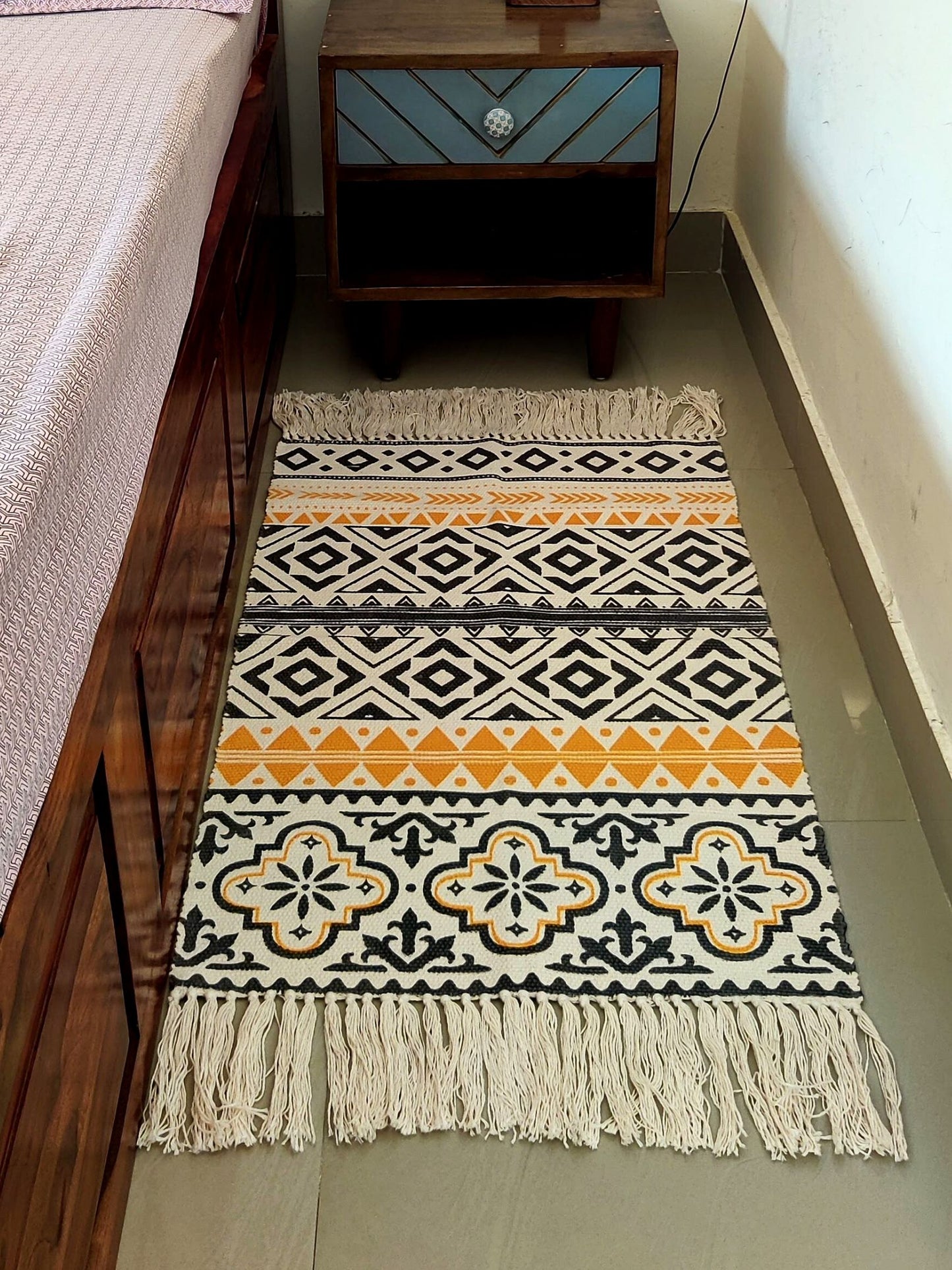 Bohemian Yellow & Black Hand Woven Tassels Rug - jasmeyhomes