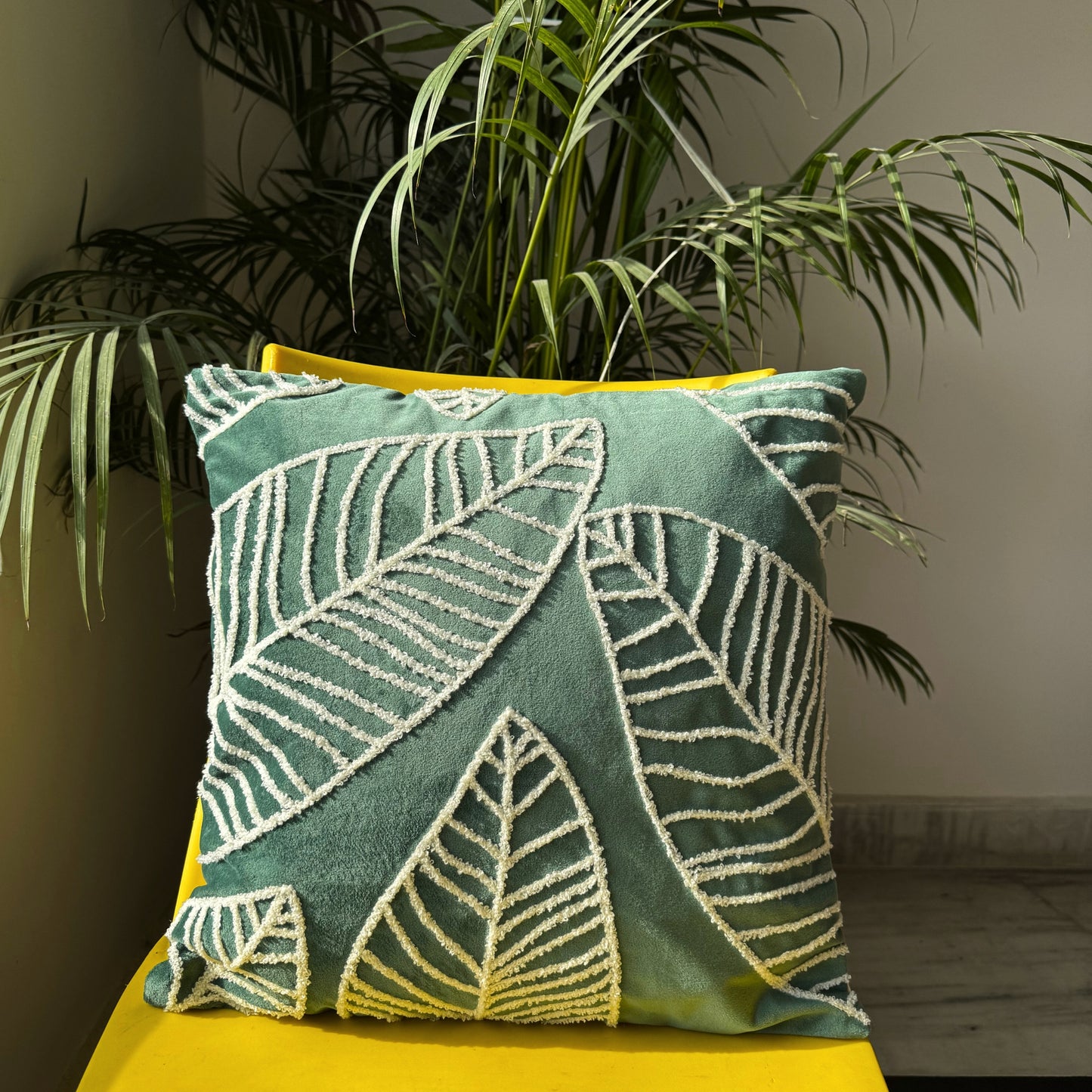 1 Velvet Leaf Cushion Cover  - Green